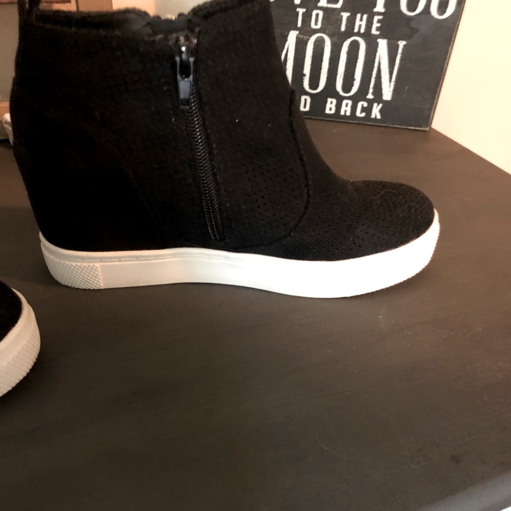 Brash booties with zipper